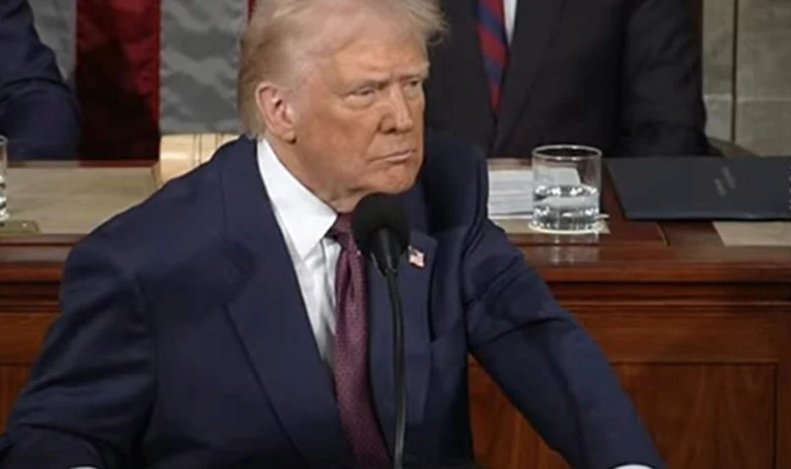 Imagem de Trump reforça ofensiva contra mudança de sexo em crianças: ‘você é perfeita como Deus a fez’