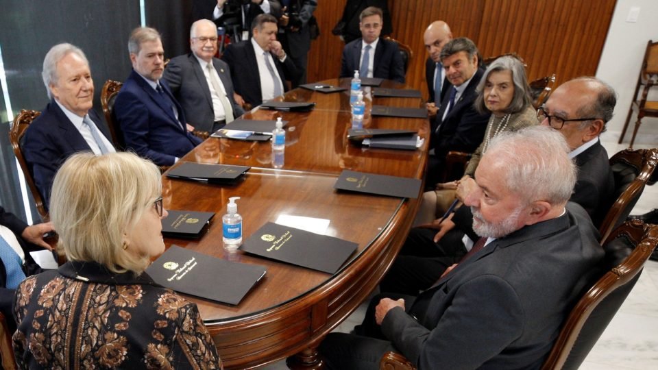 Imagem de Destruição da Lava Jato continua sob Lula, agora com retaliação a seus inimigos