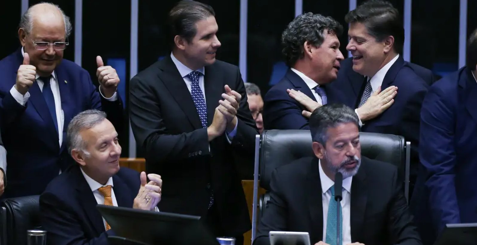 Imagem de Câmara aprova reforma tributária em segundo turno