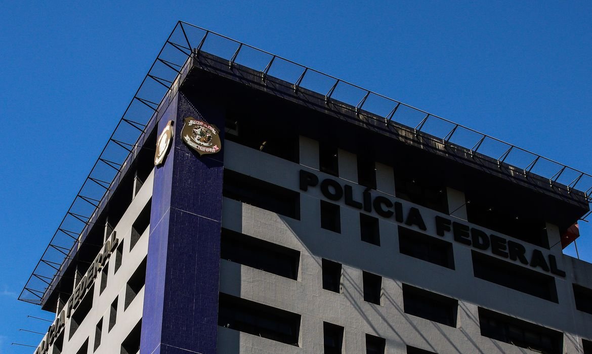 Imagem de PF investiga grupo que desviava recursos da saúde em PE