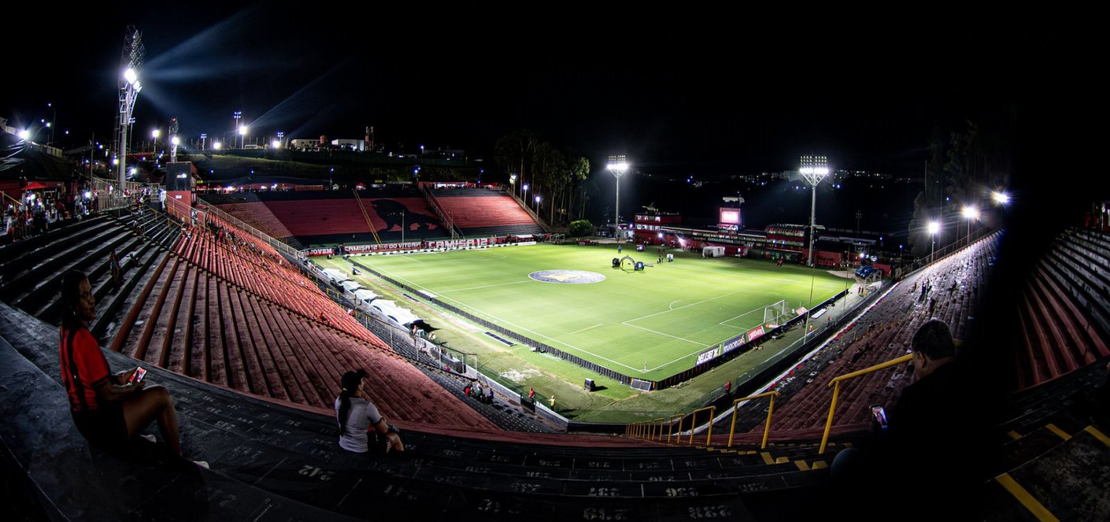 Imagem de Vitória abre processo disciplinar após confusão entre funcionários no Barradão