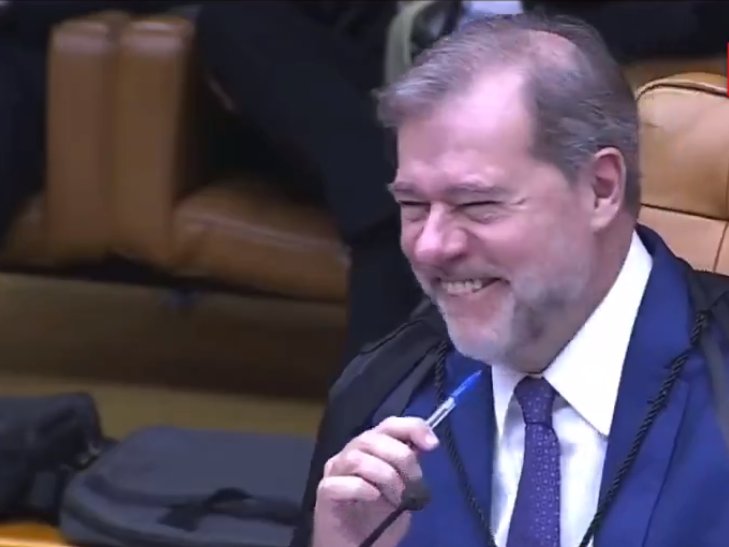 Imagem de Toffoli faz piada de gordo com Dino durante sessão no STF