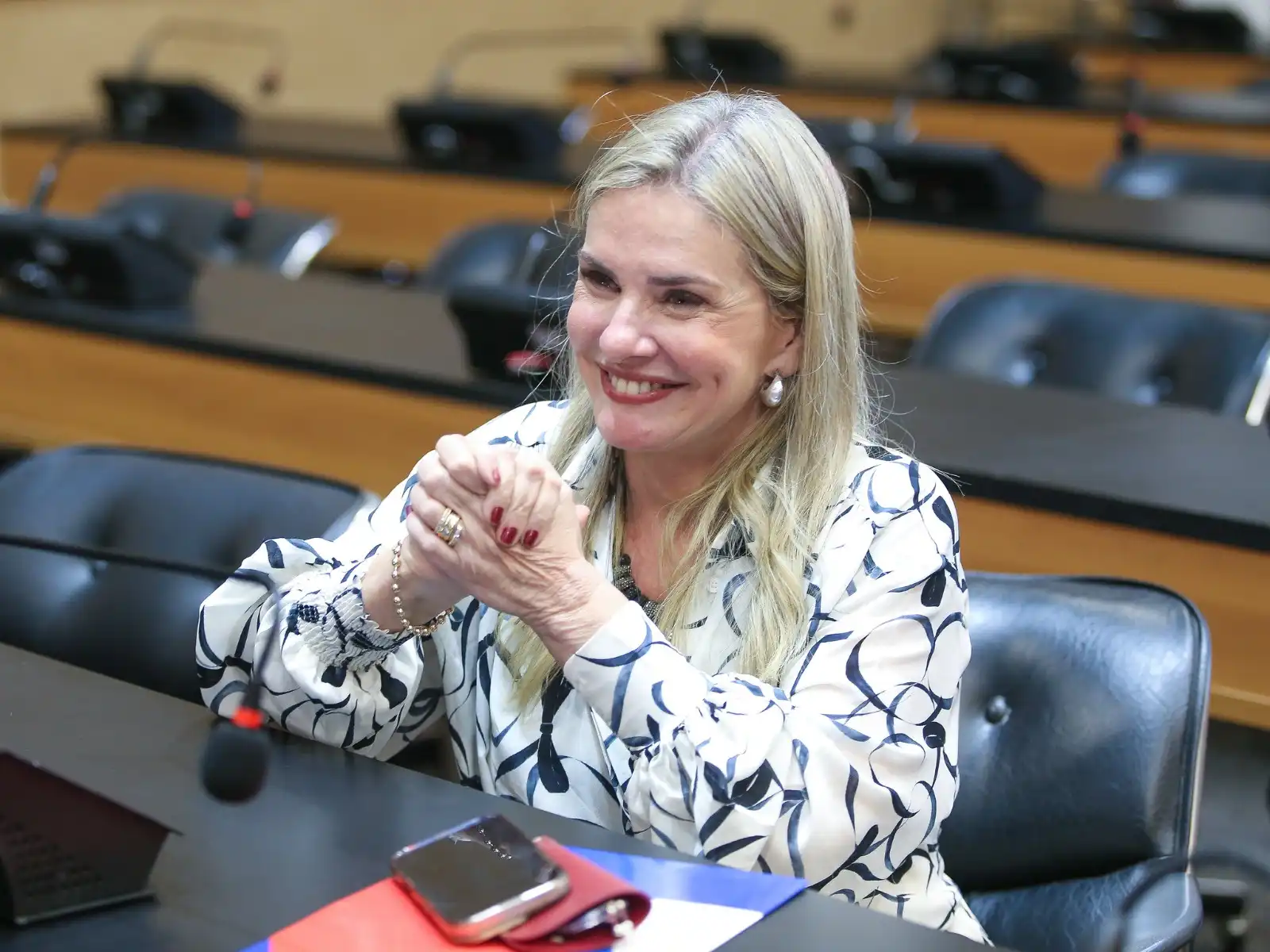 Imagem de Alba aprova PEC de Ivana e muda posse de governador para 6 de janeiro