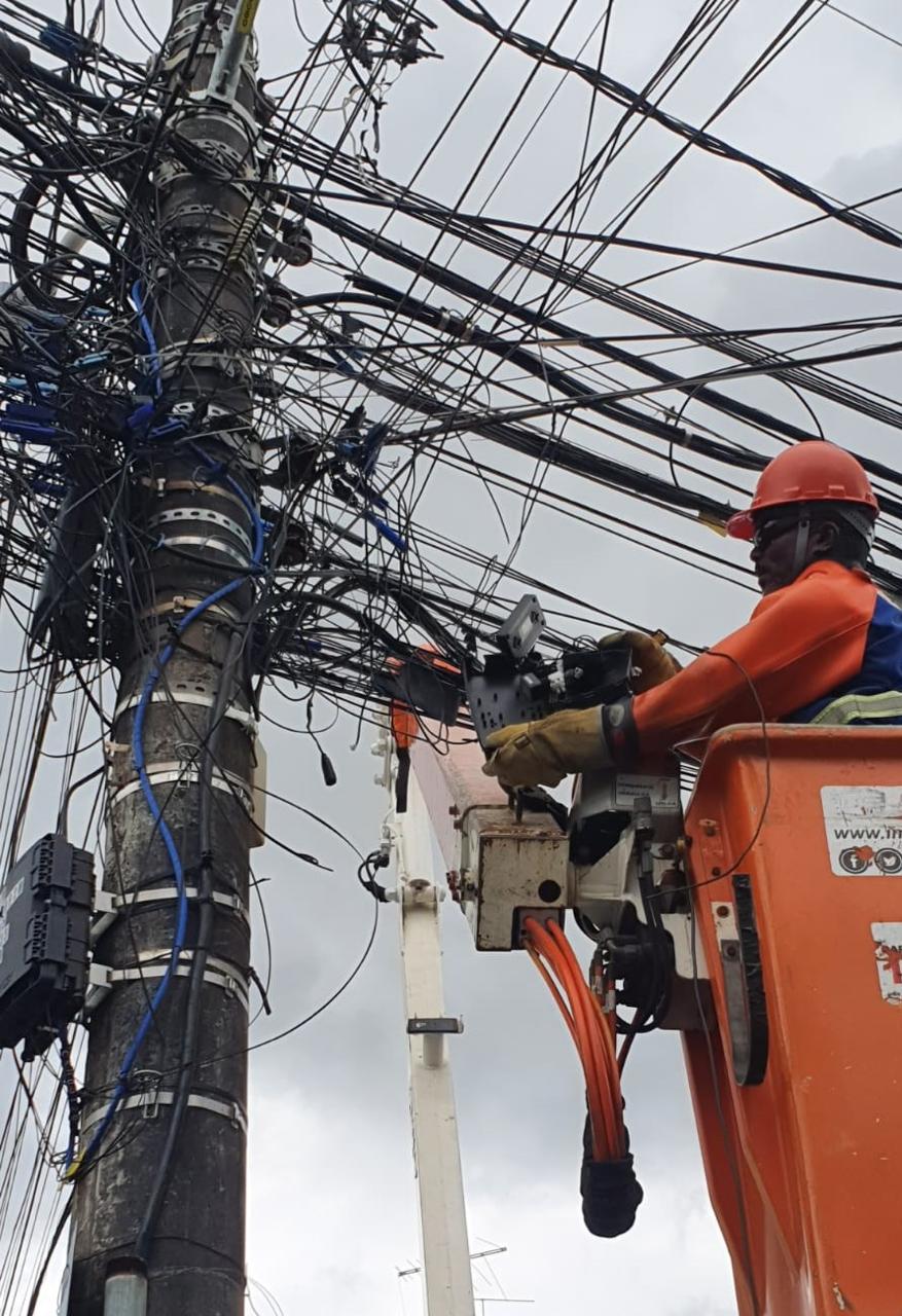 Imagem de Operação Gatonet remove 14 toneladas de cabos irregulares de telefonia e internet nesta semana