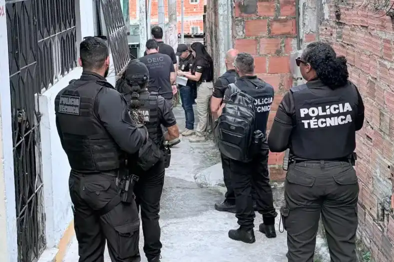 Imagem de Adolescente suspeito de ameaça, apologia ao nazismo, abuso sexual e maus-tratos a animais é alvo de mandado na Bahia