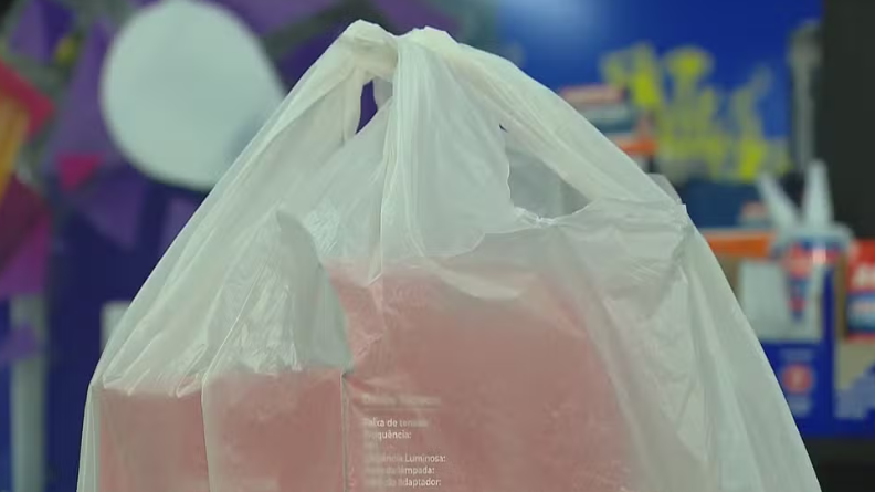 Imagem de Decisão do STF suspende lei que obriga comércio a oferecer sacolas gratuitas em Salvador