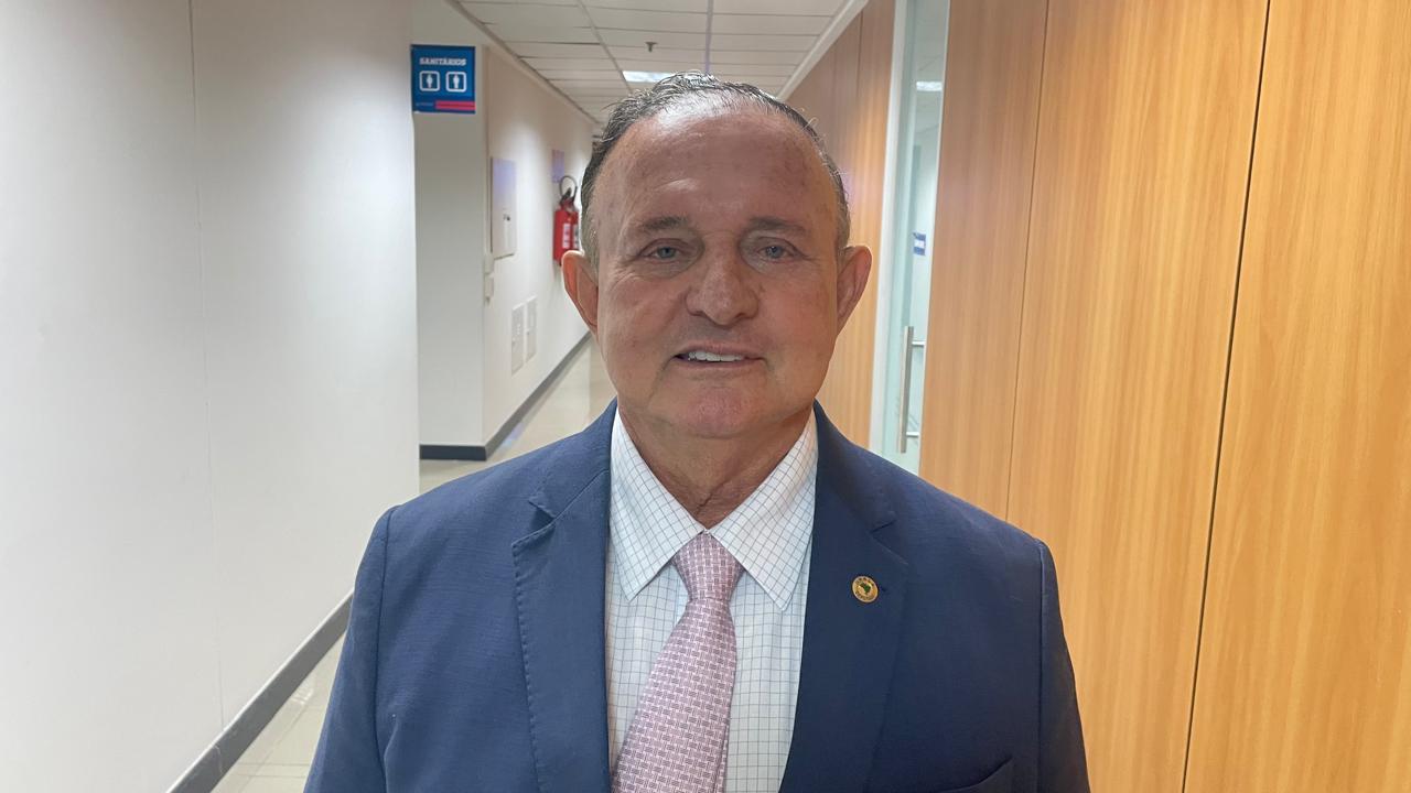 Imagem de 'O coração fica apertado', diz Adolfo Menezes ao se despedir da Alba rumo ao TCM