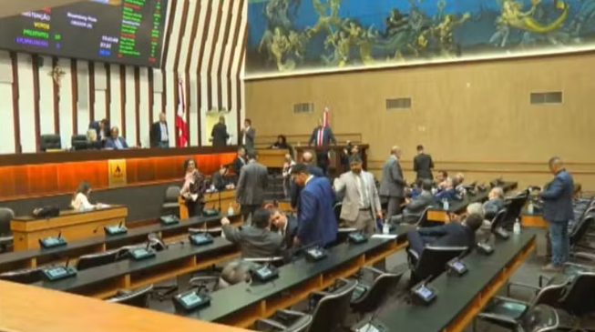 Imagem de Deputados aprovam criação de cargo de delegado-geral adjunto e 25 novos batalhões da PM na Bahia
