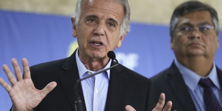 Imagem de José Múcio volta a defender separação entre política e Forças Armadas