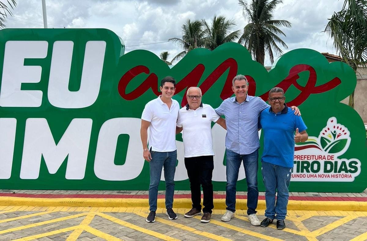 Imagem de Marcelinho visita obras em Sátiro Dias e reafirma parceria para reeleição de Pedrito