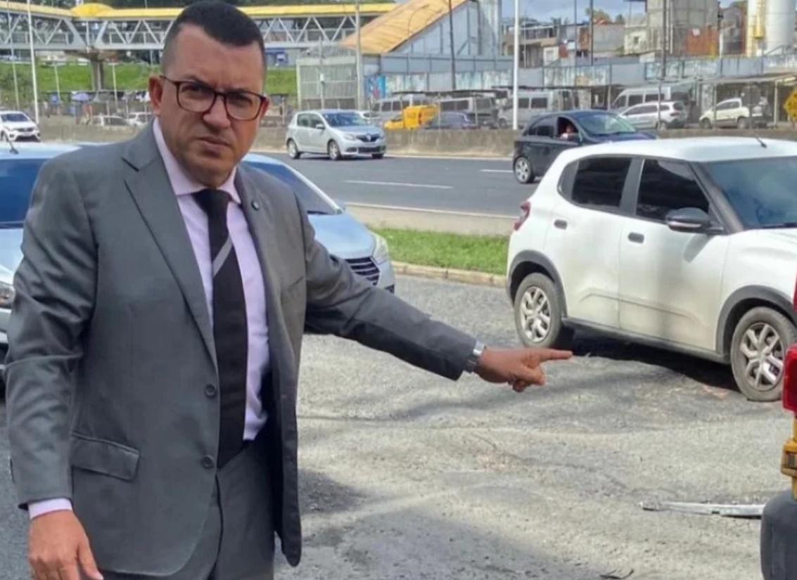 Imagem de Anderson Ninho aponta engarrafamentos e cobra operação tapa-buraco na BR-324