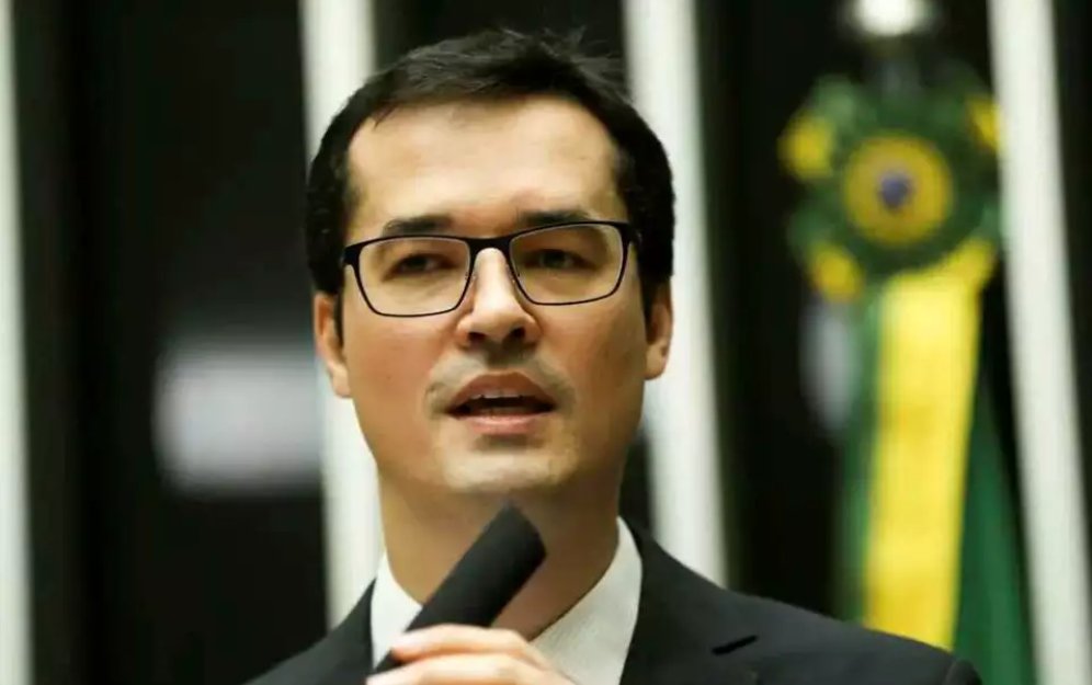 Imagem de Deltan orienta Bolsonaro a pedir suspeição de Gilmar Mendes