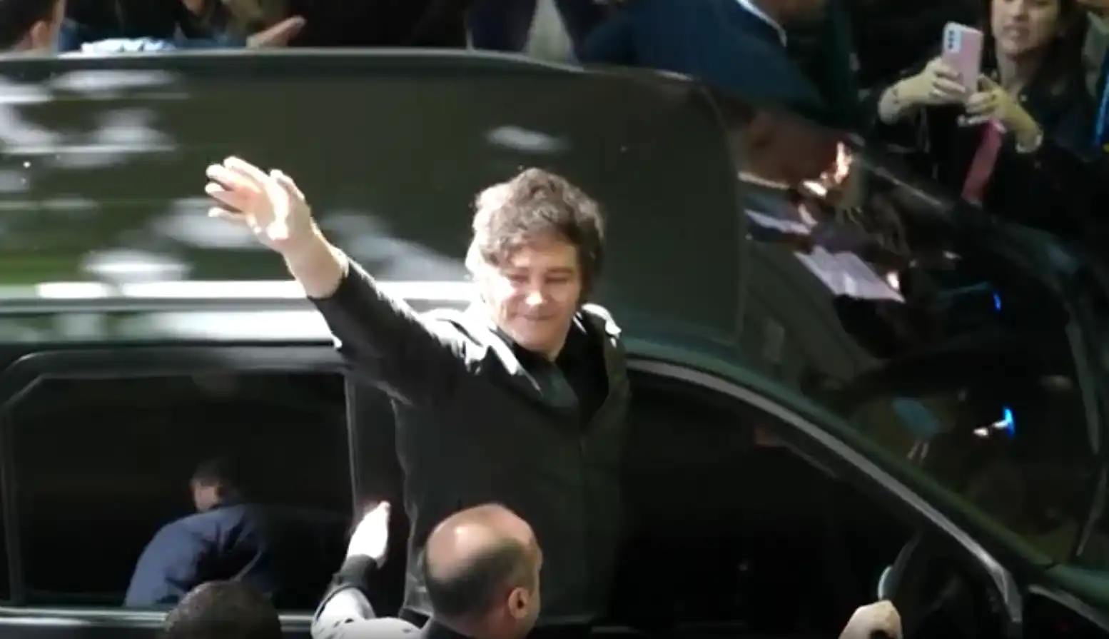 Imagem de Eleições de meio-mandato na Argentina dão vitória esmagadora a Milei com conquista histórica para a direita no país