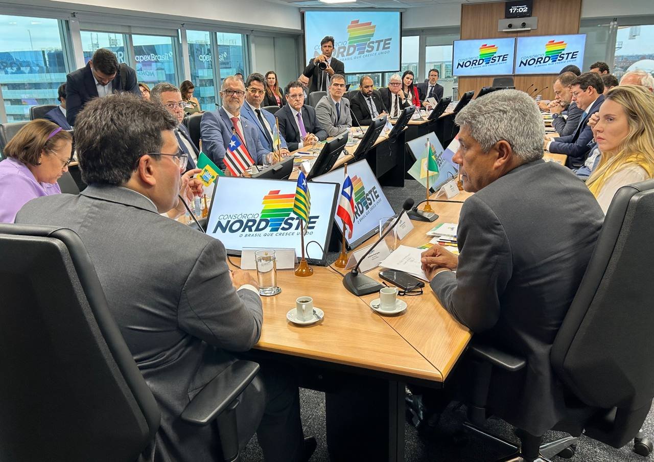 Imagem de Governadores debatem desenvolvimento sustentável com foco na Caatinga, em assembleia do Consórcio Nordeste