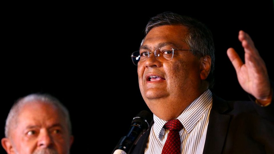 Imagem de Oposição vê passividade de Dino como causa da prolongada inação da Força Nacional no 8/1