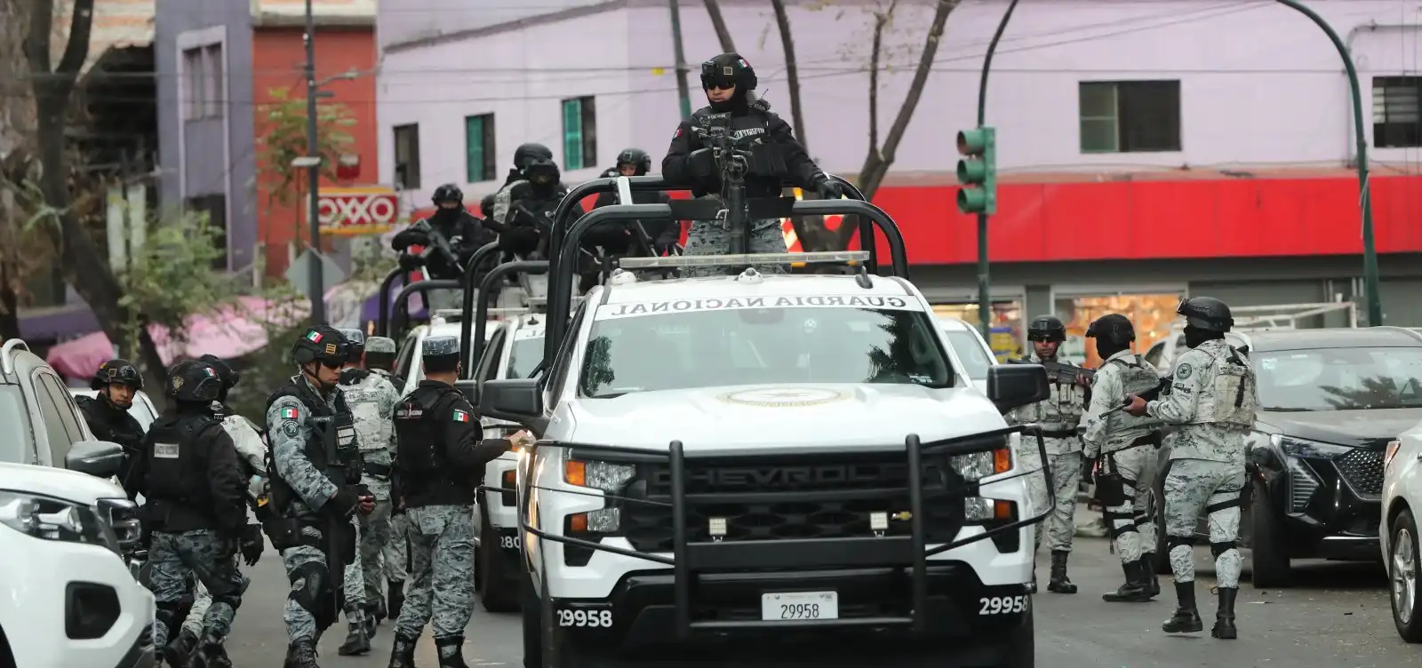 Imagem de Morte de narcotraficante “El Mencho” no México desencadeia onda de violência e deixa dezenas de mortos