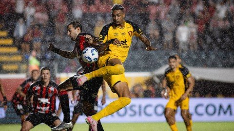 Imagem de Sport marca no último lance e arranca empate com o Vitória em jogo maluco