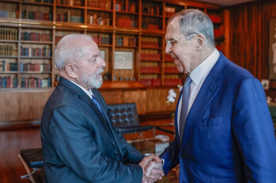 Imagem de Lula quem sugeriu sistema de pagamentos alternativo ao dólar no Brics, segundo ministro russo