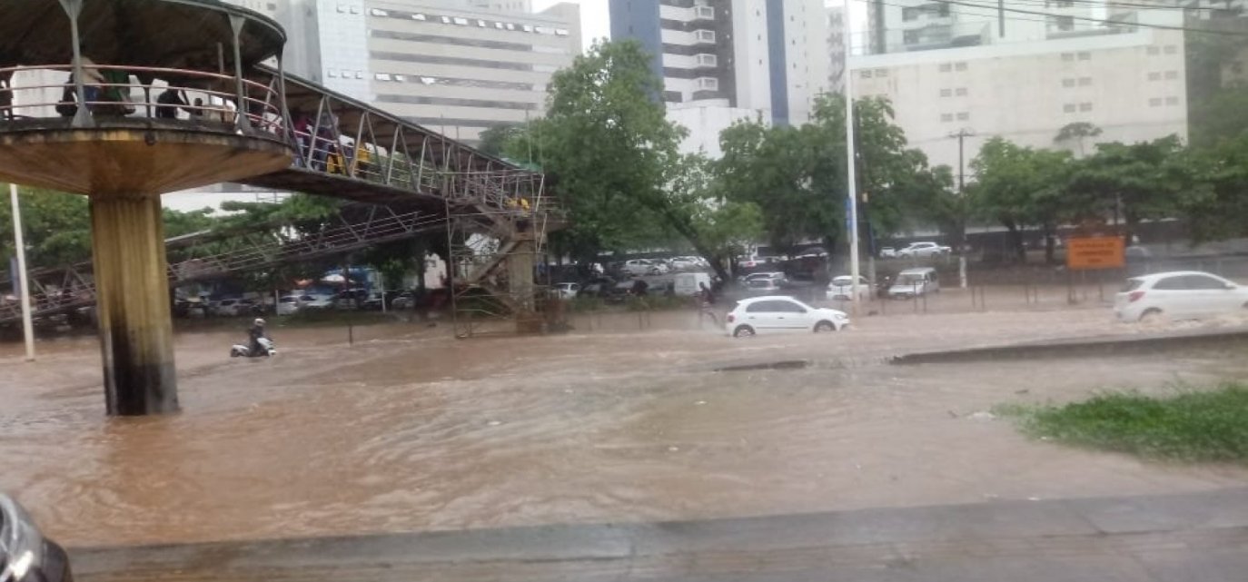 Imagem de Tempo chuvoso volta a atingir capital e deve durar até o fim de semana