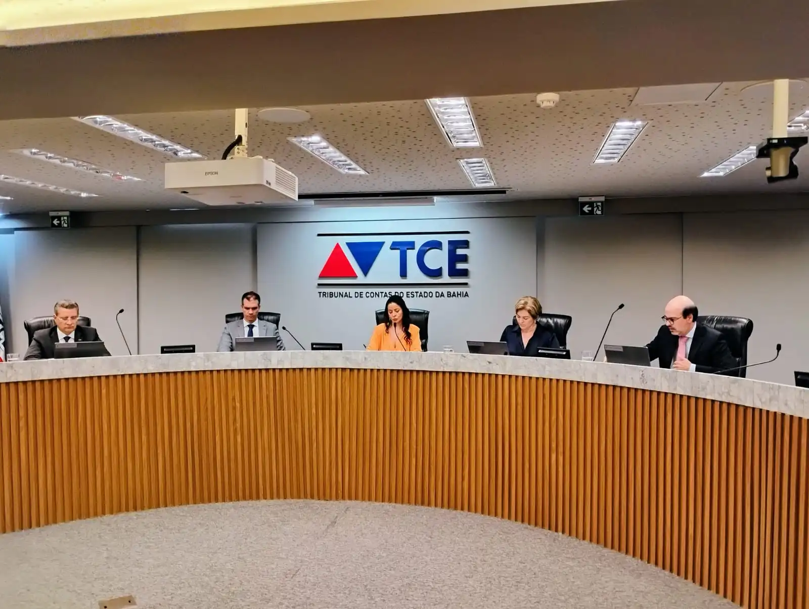 Imagem de Câmara do TCE/BA desaprova contas de convênio e multa ex-prefeito de Ilhéus