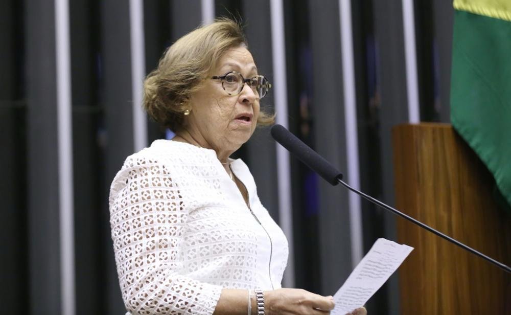 Imagem de Projeto de Lídice da Mata que aumenta pena para registro não autorizado de cenas íntimas é aprovado na CCJ