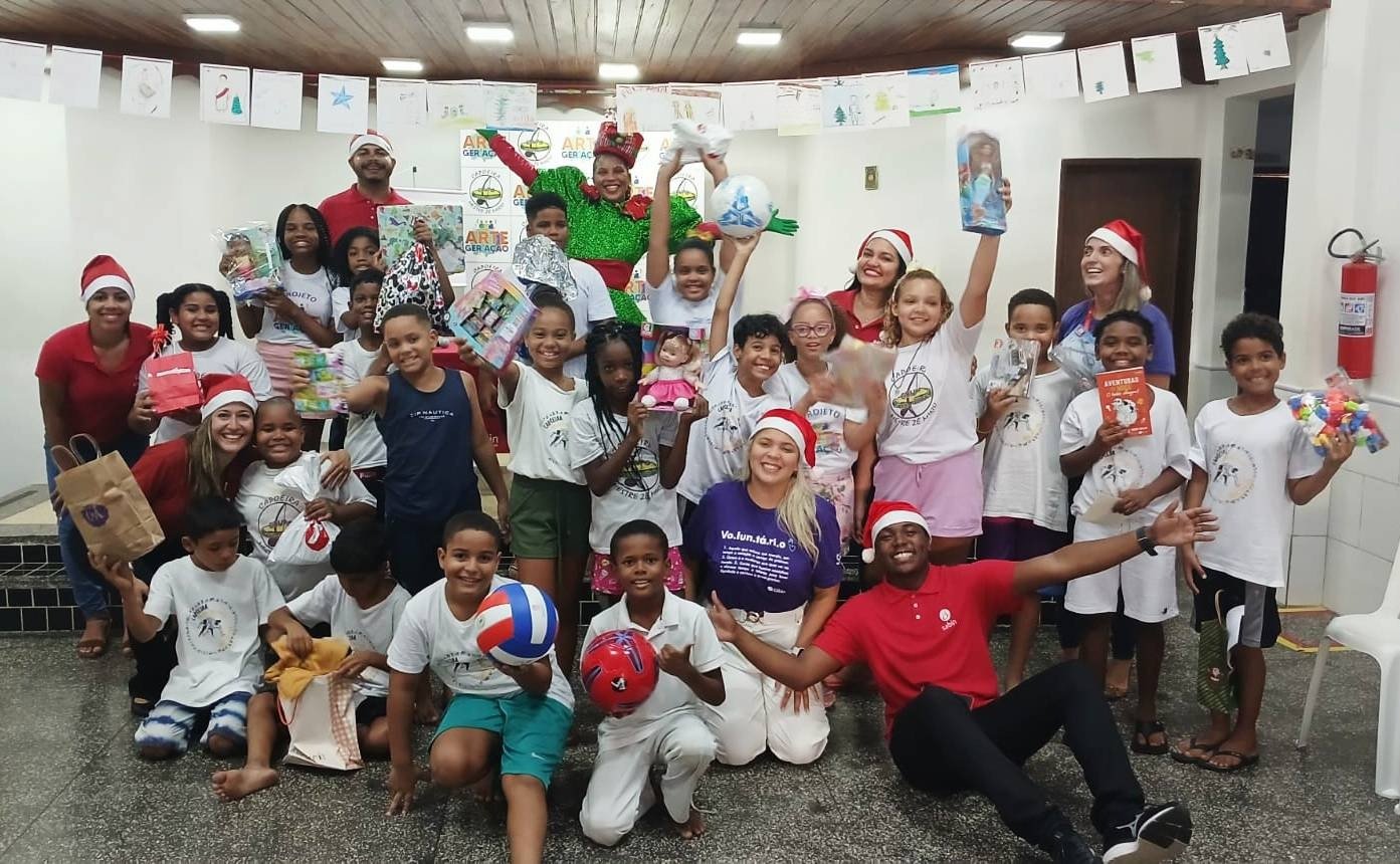Imagem de Campanha de adoção de cartas transforma o Natal de crianças em situação de vulnerabilidade em Salvador