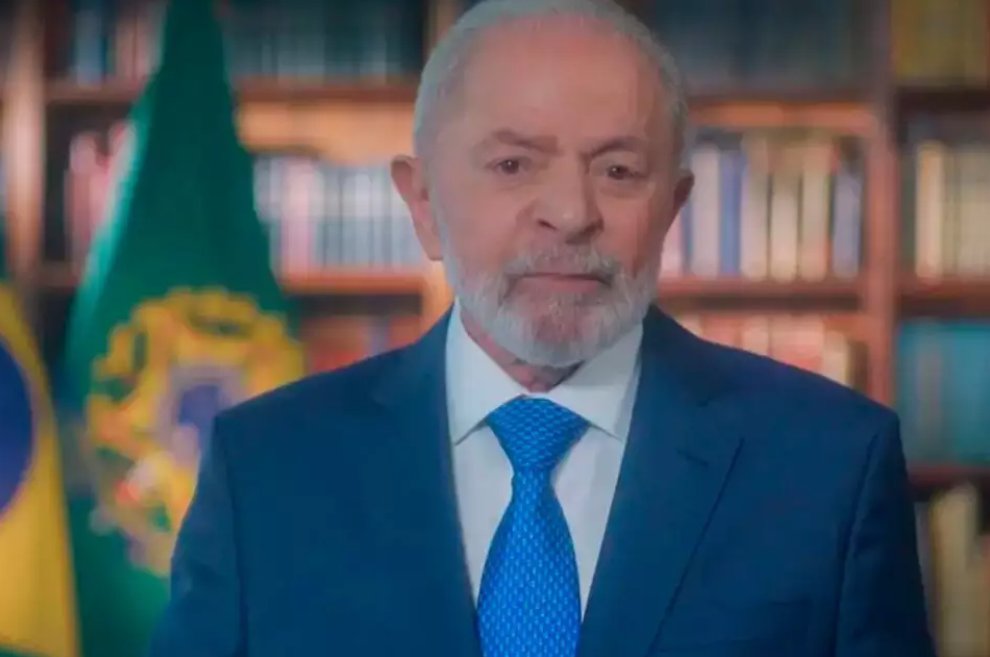 Imagem de Mesmo na UTI, Lula não se afasta da Presidência da República