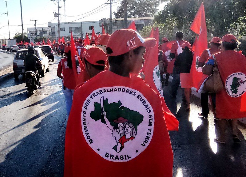 Imagem de Deputados conseguem número para abrir a CPI do MST