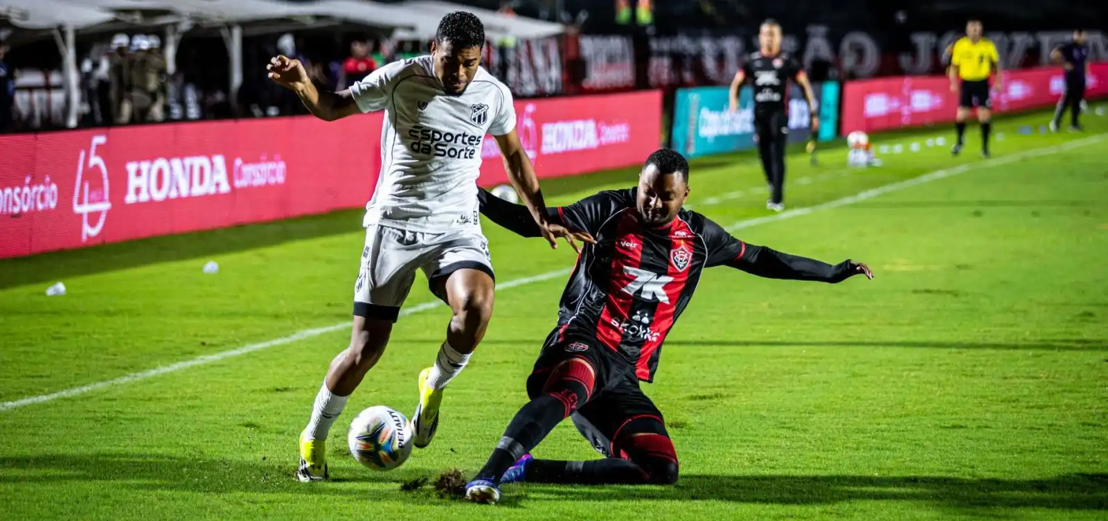 Imagem de Vitória vence o Ceará no Barradão e garante vaga na semifinal da Copa do Nordeste