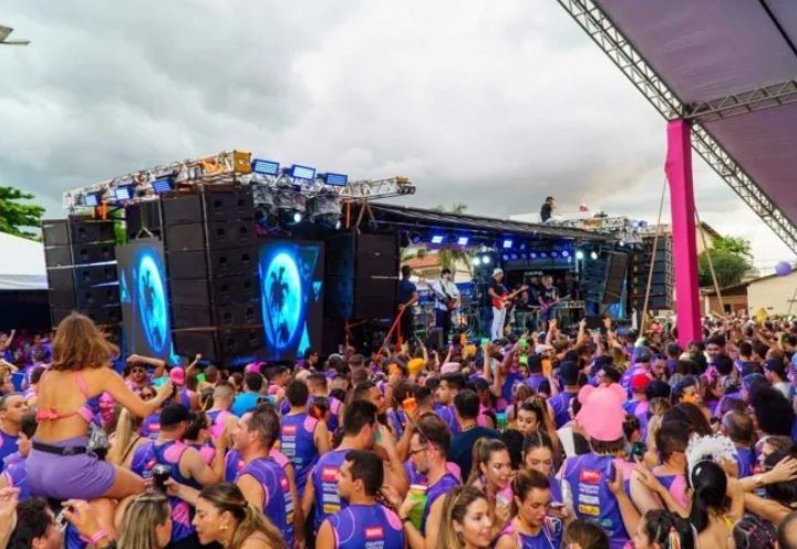 Imagem de Homem morre após sofrer choque em trio comandado por Durval Lelys