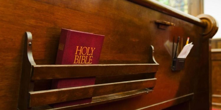 Imagem de Igreja da Inglaterra considera usar pronomes neutros para se referir a Deus