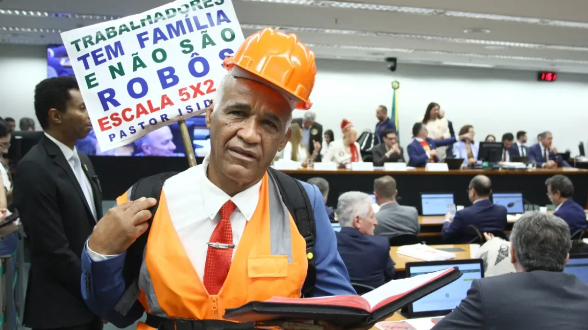 Imagem de Fim da escala 6x1 permitirá trabalhador “fazer sexo em paz”, diz deputado baiano