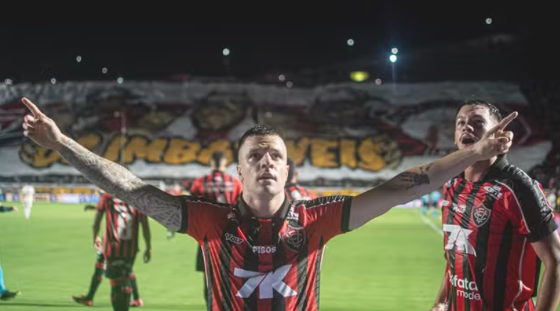 Imagem de Vitória aproveita falhas, ganha Ba-Vi no Barradão e respira na luta contra o Z-4