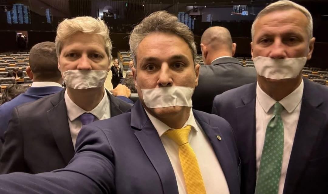 Imagem de Oposição protesta contra prisão de Bolsonaro com obstrução no Congresso