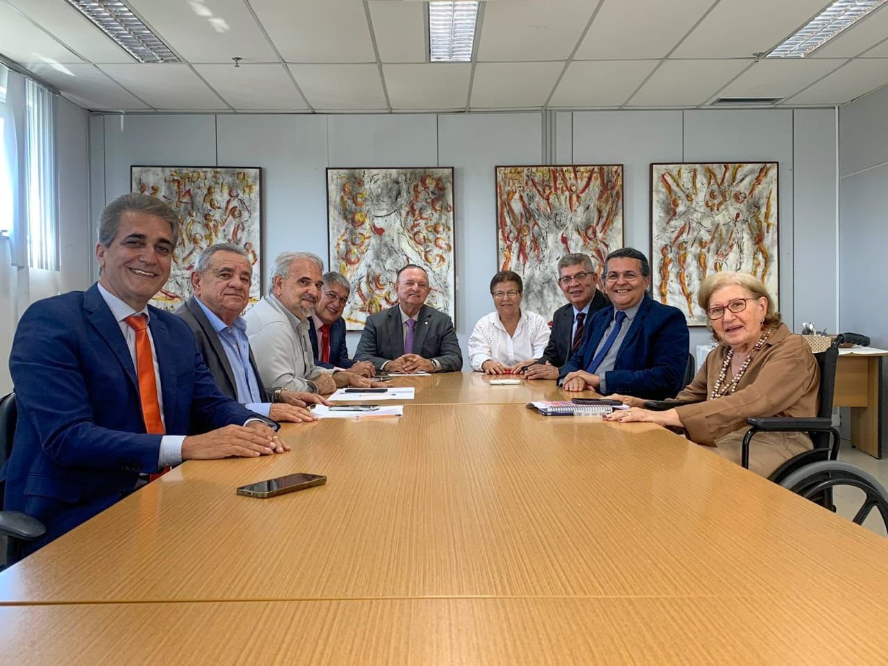 Imagem de Bancada do PT declara apoio à reeleição de Adolfo Menezes e proporcionalidade na Mesa da ALBA