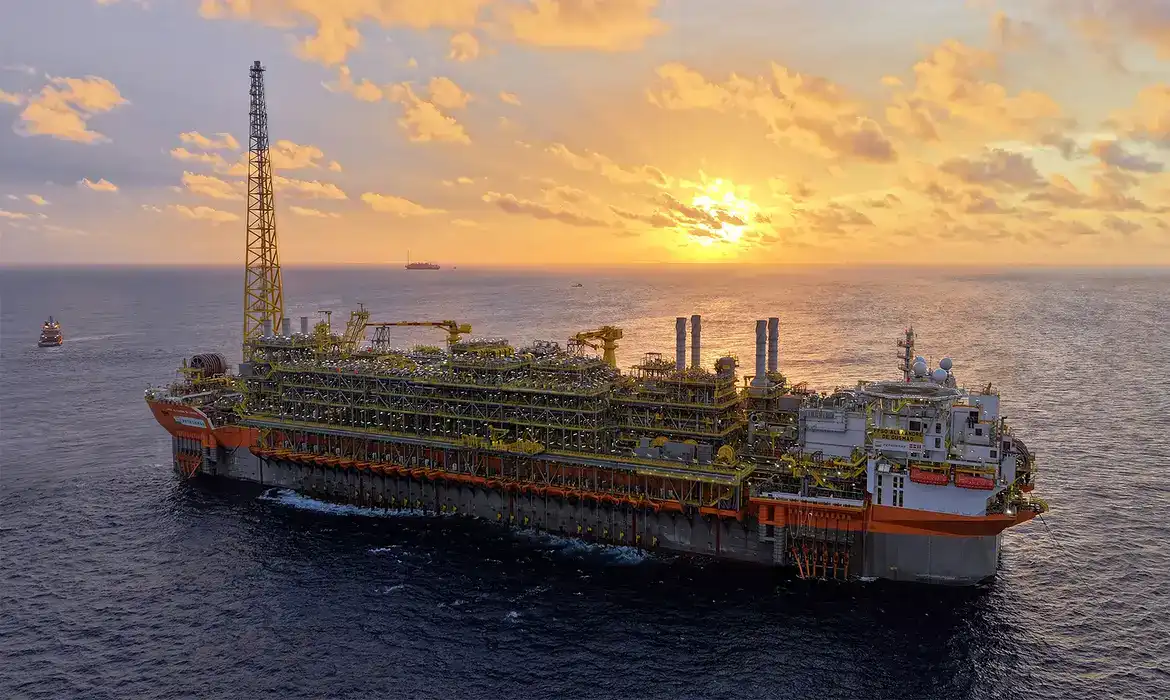 Imagem de Navio-plataforma da Petrobras atinge produção máxima no pré-sal