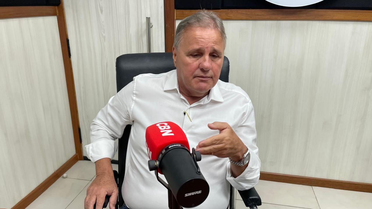 Imagem de VÍDEO: Geddel desabafa e cobra fim do 'ti-ti-ti' na base: 'Está na hora de a 5ª série sair da sala e os adultos sentarem à mesa'
