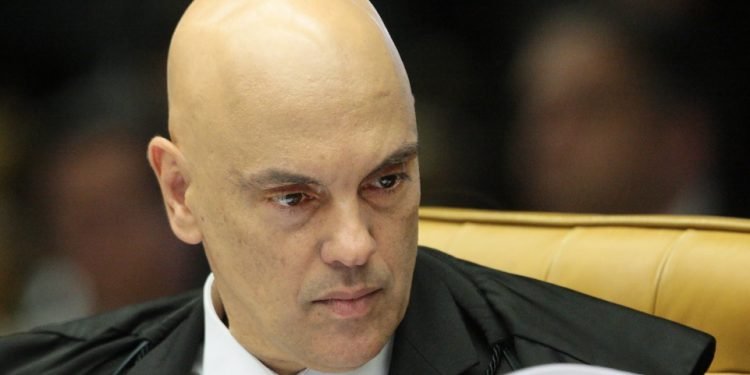 Imagem de Alexandre de Moraes determina soltura de 149 mulheres presas nos atos de 8 de Janeiro