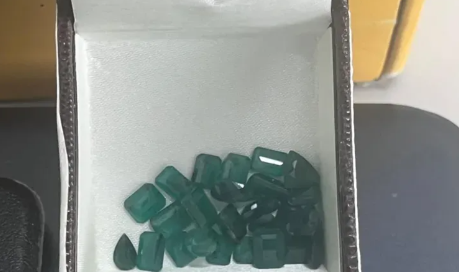 Imagem de Homem furta 25 esmeraldas de cliente e é preso no Rio Vermelho