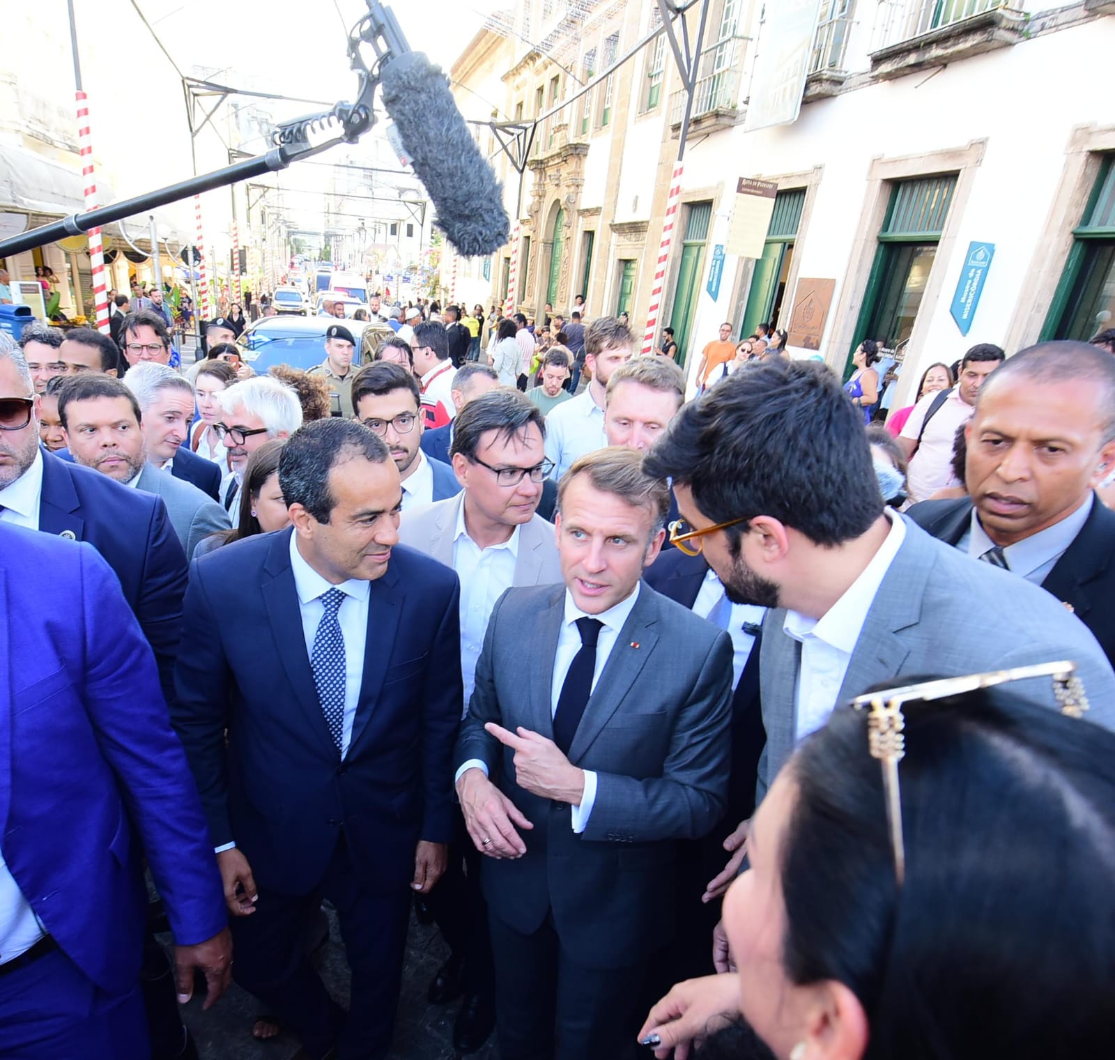 Imagem de Prefeito Bruno Reis recepciona presidente da França, Emmanuel Macron, e participa de abertura do Festival Nosso Futuro França-Brasil