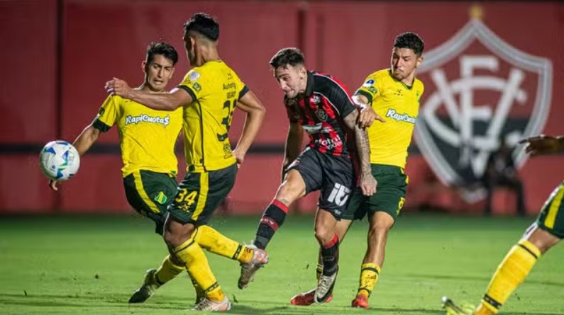 Imagem de Vitória e Defensa y Justicia ficam no empate e se complicam na Sul-Americana
