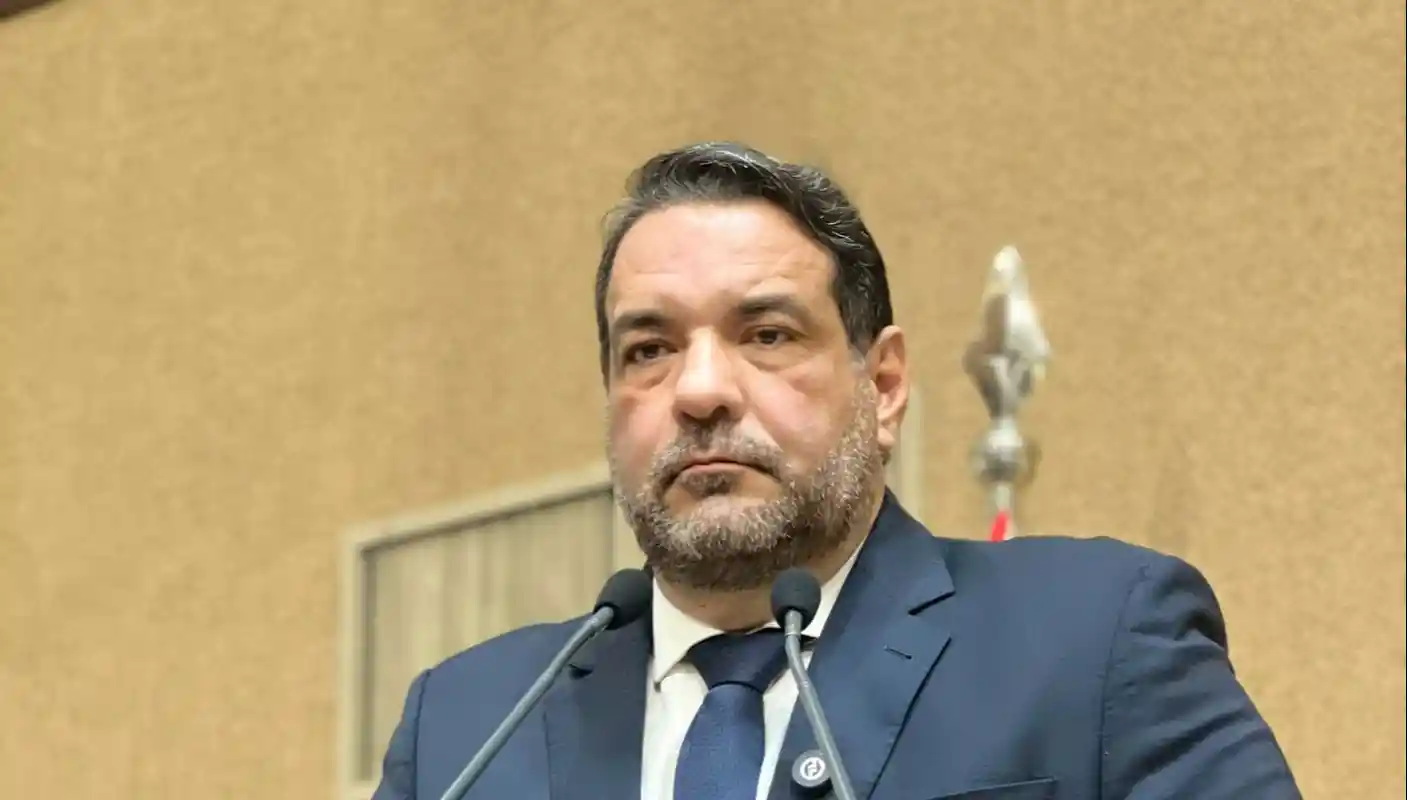 Imagem de Médico, Alan Sanches diz que é “desumana” a orientação de Jerônimo de deixar pacientes nos corredores