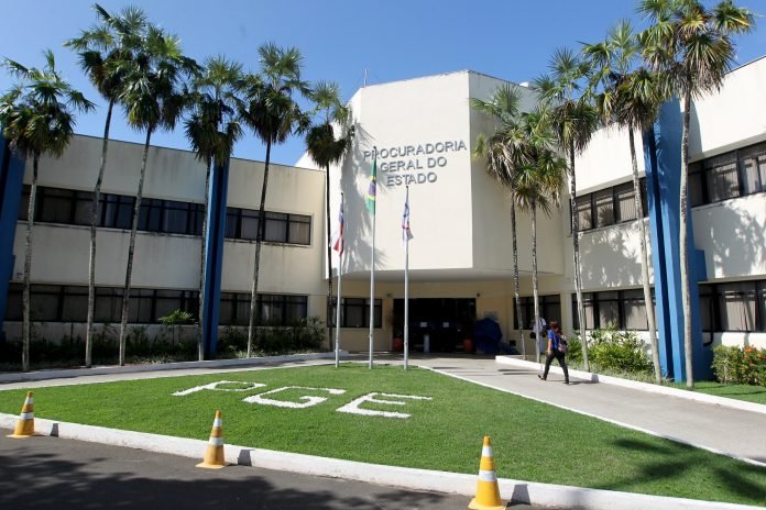 Imagem de PGE-BA abre processo seletivo com 96 vagas