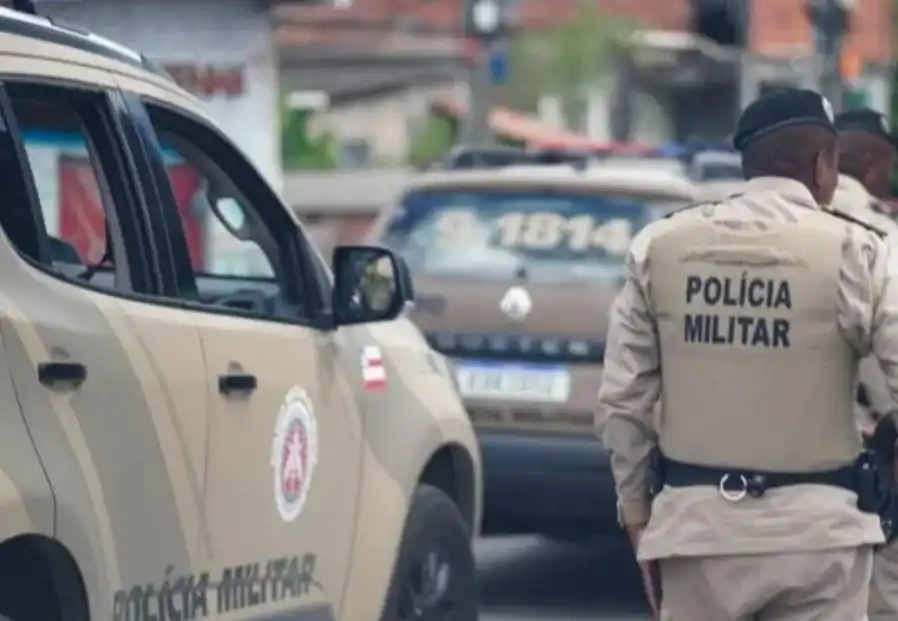 Imagem de Quatro traficantes invadem casa e fazem crianças reféns em Salvador