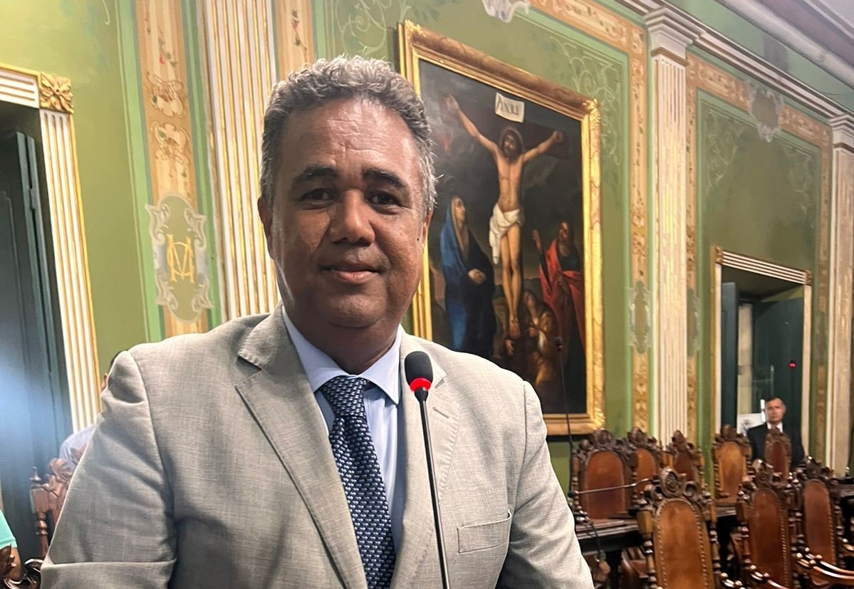 Imagem de Leandro Guerrilha defende revisão de decreto que proíbe comércio informal nas comunidades 