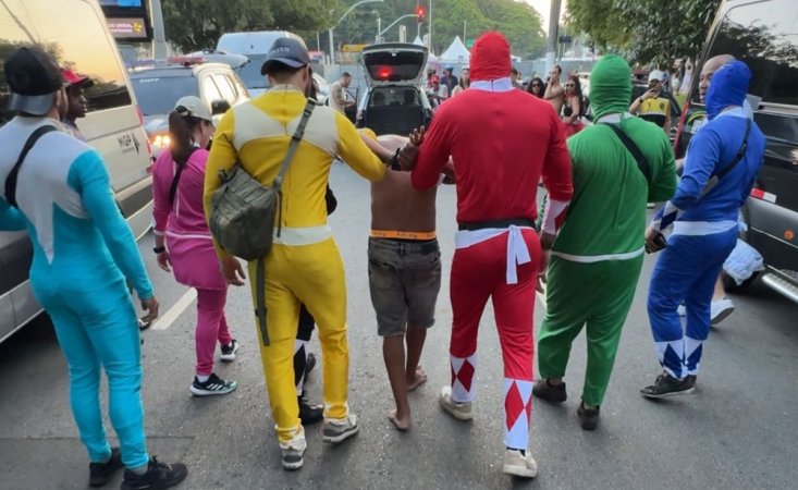 Imagem de ‘Power Rangers’ da polícia prendem homem com celulares furtados em bloco na zona sul de SP