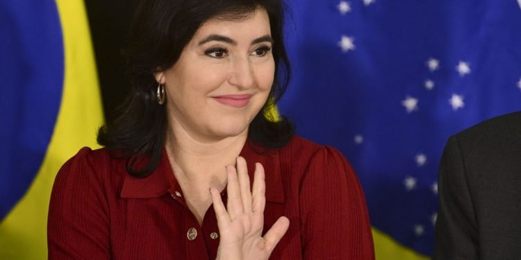 Imagem de Ministros do STF querem que Lula coloque Simone Tebet no Ministério da Justiça