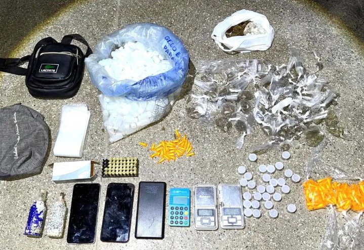 Imagem de Granadas, munições e drogas são apreendidas em festa em Salvador