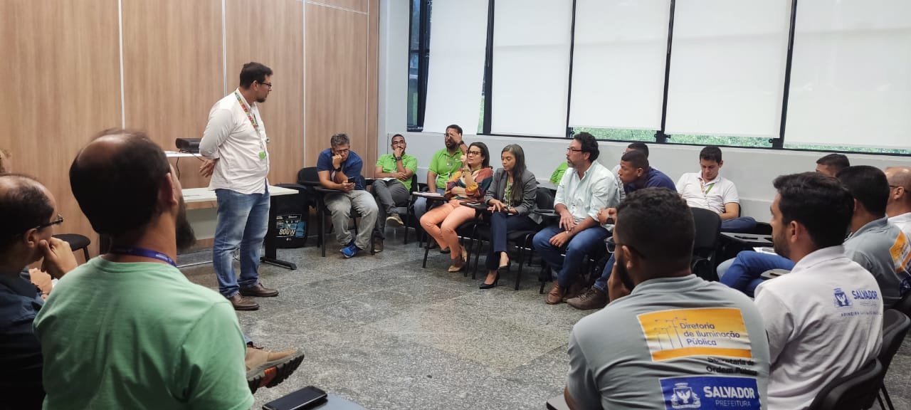 Imagem de Reunião entre Prefeitura e Coelba discute iluminação pública no Carnaval