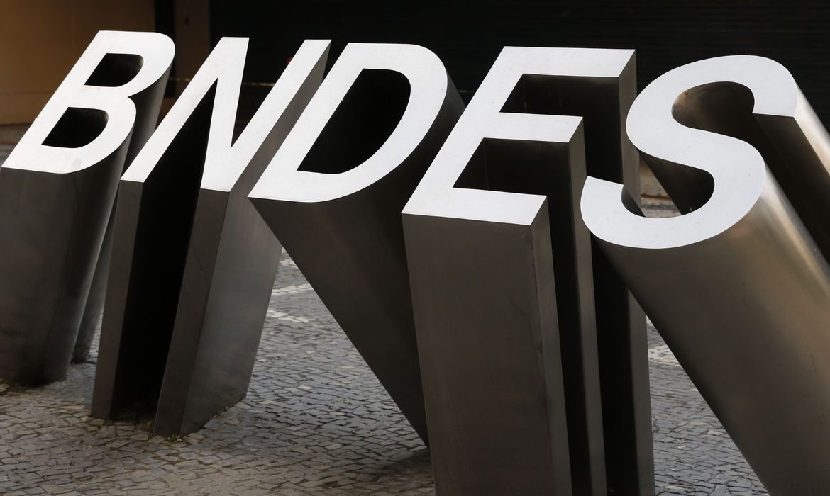 Imagem de Conselho aprova nomes de Mercadante para presidente do BNDES